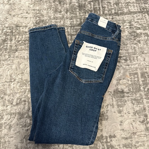Good American Good Waist Indigo Crop Jean - Picture 8 of 8